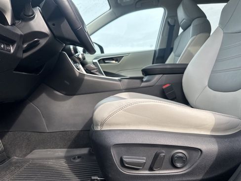 Certified 2022 Toyota RAV4 XLE Premium image 25