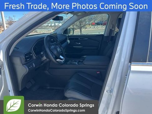 Used 2025 Honda Pilot EX-L image 10