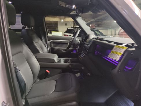 New 2026 Land Rover Defender 110 X-Dynamic SE image 24