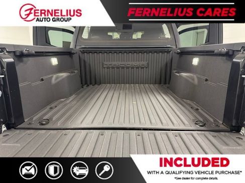 Used 2025 Toyota Tacoma TRD Sport AWD/4WD image 21