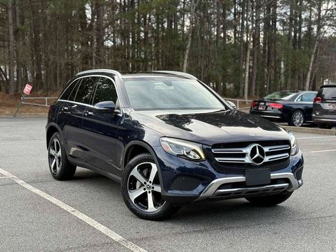 Used 2019 Mercedes-Benz GLC 350e 4MATIC image 4