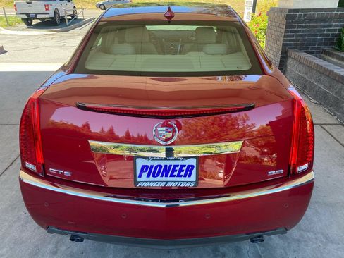Used 2011 Cadillac CTS Premium RWD image 4