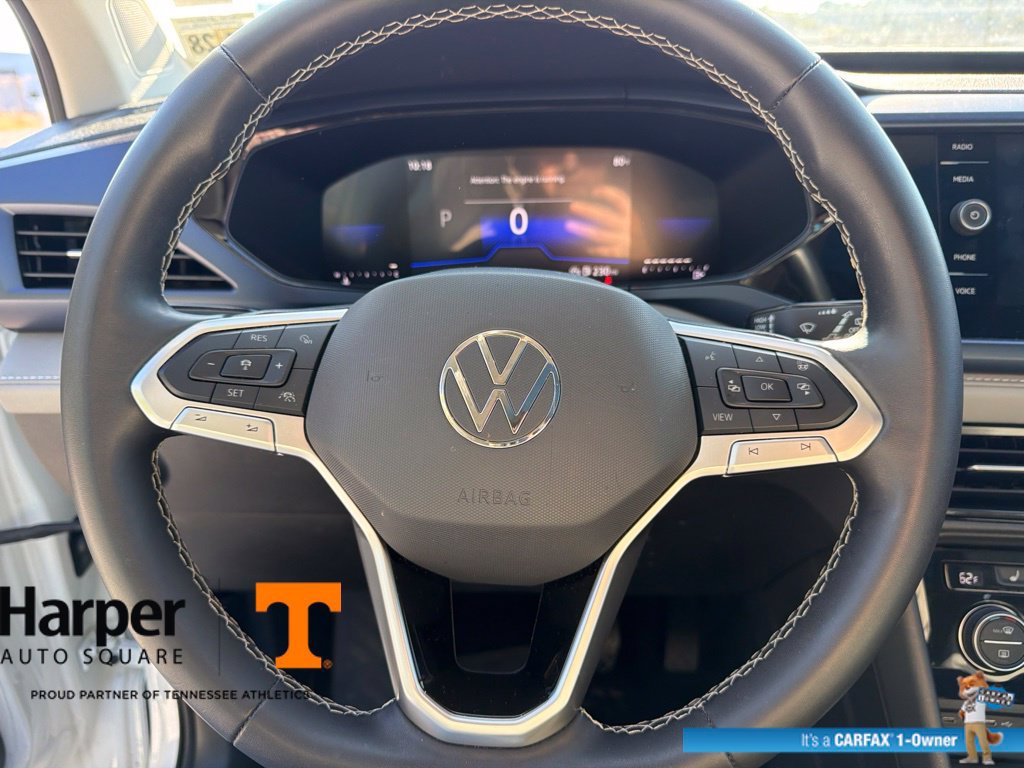 Used 2024 Volkswagen Taos SE w/ Panoramic Sunroof Package FWD image 15