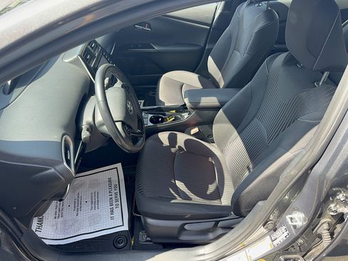 Certified 2022 Toyota Prius Prime LE FWD image 7