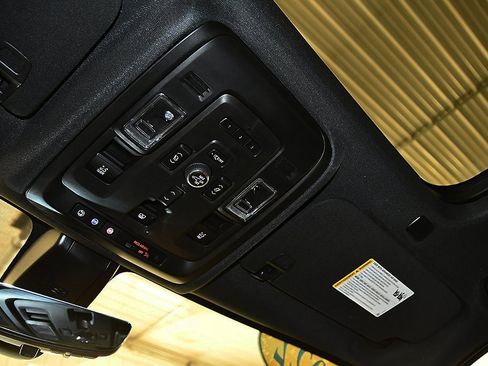 Used 2022 Chevrolet Tahoe High Country image 25