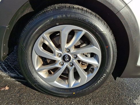 Used 2017 Hyundai Tucson SE Plus w/ Cargo Package image 8