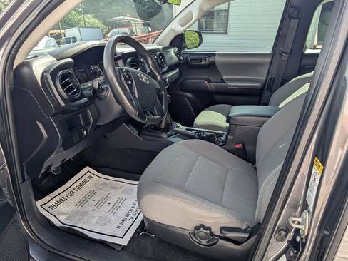 Used 2017 Toyota Tacoma SR AWD/4WD image 5