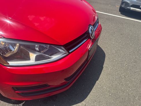 Used 2017 Volkswagen Golf S FWD image 34