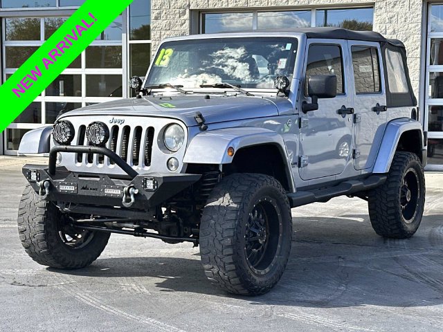 Used 2013 Jeep Wrangler Unlimited Sahara w/ Dual Top Group AWD/4WD image 4
