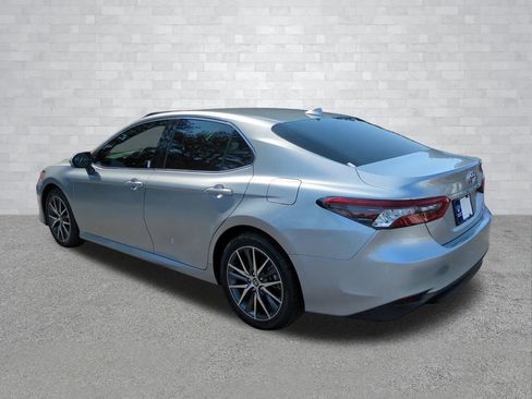 Used 2024 Toyota Camry XLE FWD image 7
