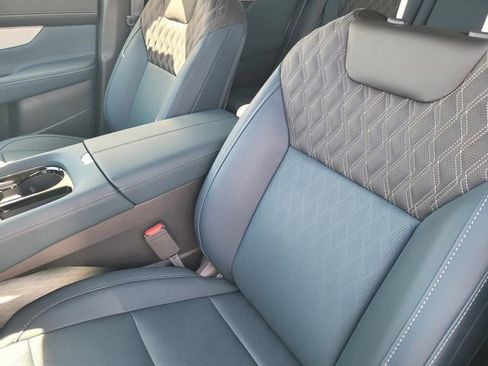 New 2026 Nissan Murano Platinum image 8