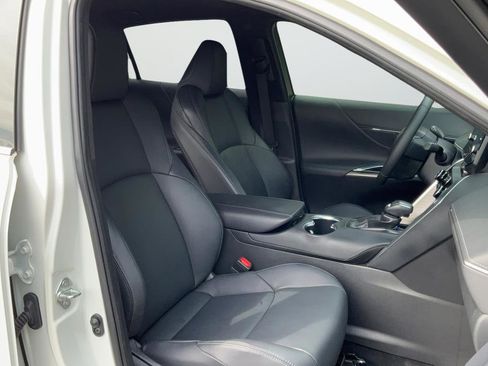 Used 2022 Toyota Venza XLE AWD/4WD image 20