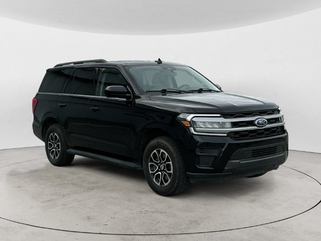 Used 2024 Ford Expedition XLT AWD/4WD image 3