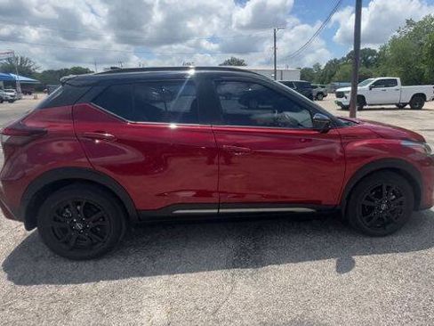 Used 2023 Nissan Kicks SR w/ SR Premium Package FWD image 9