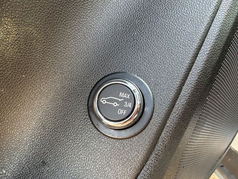 Used 2019 Chevrolet Blazer LT FWD image 19