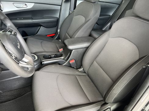 Used 2023 Kia Forte LXS FWD image 12