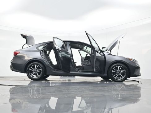 Used 2024 Kia Forte LXS image 44