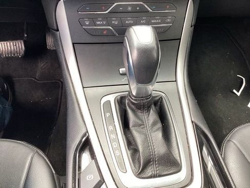 Used 2017 Ford Edge SEL w/ Equipment Group 201A AWD/4WD image 32