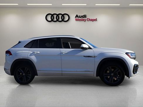 Used 2021 Volkswagen Atlas Cross Sport SE w/ Panoramic Sunroof Package image 6