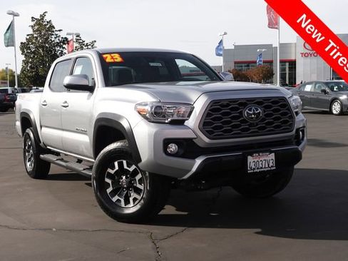 Certified 2023 Toyota Tacoma TRD Off-Road image 2