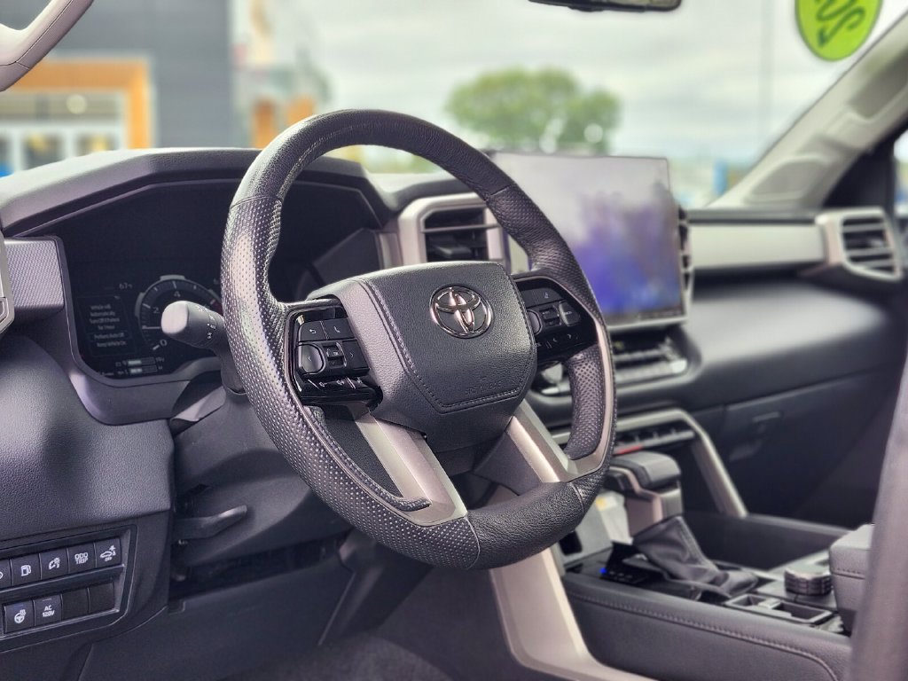 Used 2024 Toyota Tundra Limited AWD/4WD image 19