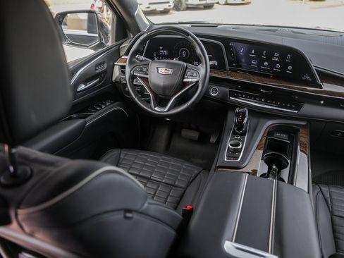 Used 2024 Cadillac Escalade Premium Luxury Platinum image 29