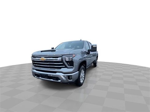 Certified 2025 Chevrolet Silverado 3500 LTZ w/ LTZ Premium Package image 3