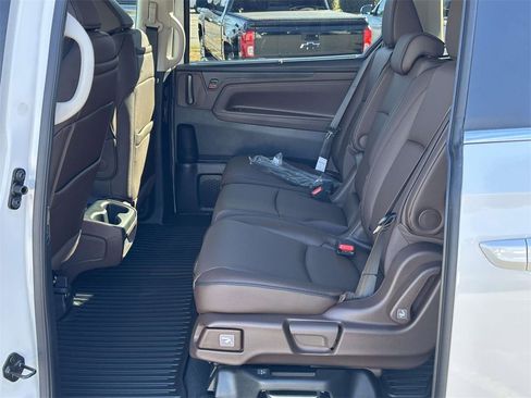 New 2026 Honda Odyssey Touring image 11