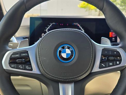 Used 2026 BMW X5 xDrive50e w/ M Sport Package AWD/4WD image 25