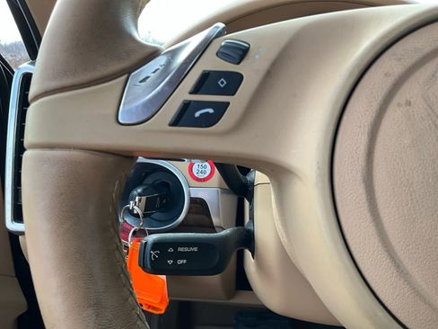Used 2013 Porsche Cayenne image 22