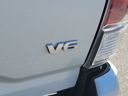 Used 2022 Toyota Tacoma TRD Sport w/ Technology Package image 8