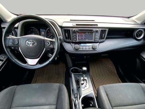 Used 2017 Toyota RAV4 XLE AWD/4WD image 16