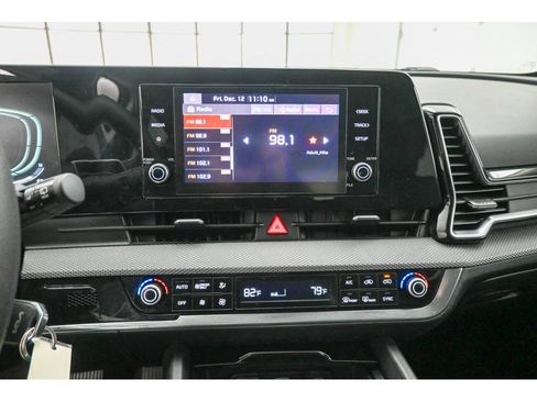 Used 2023 Kia Sportage LX image 14