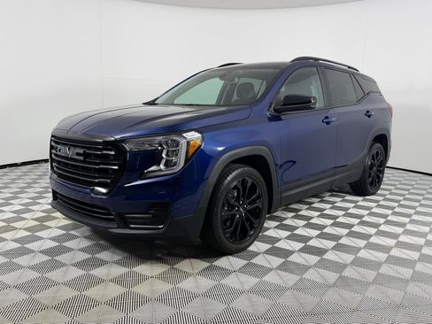 Used 2022 GMC Terrain SLE w/ Elevation Edition FWD image 9