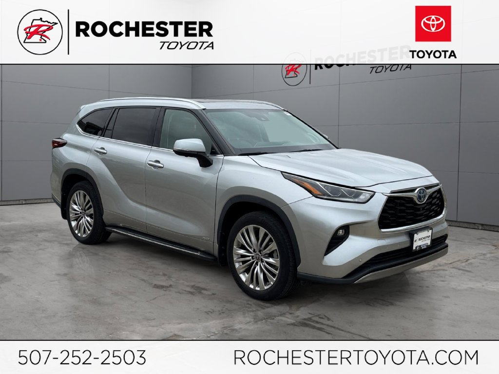 Used 2024 Toyota Highlander Platinum AWD/4WD image 1