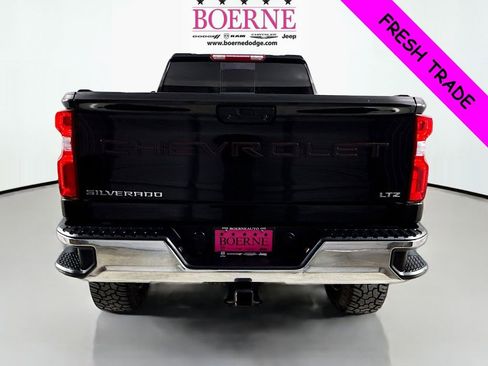 Used 2022 Chevrolet Silverado 2500 LTZ w/ LTZ Convenience Package image 6