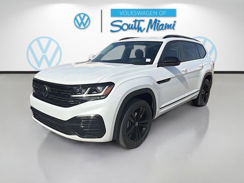 Used 2023 Volkswagen Atlas SEL R-Line image 3