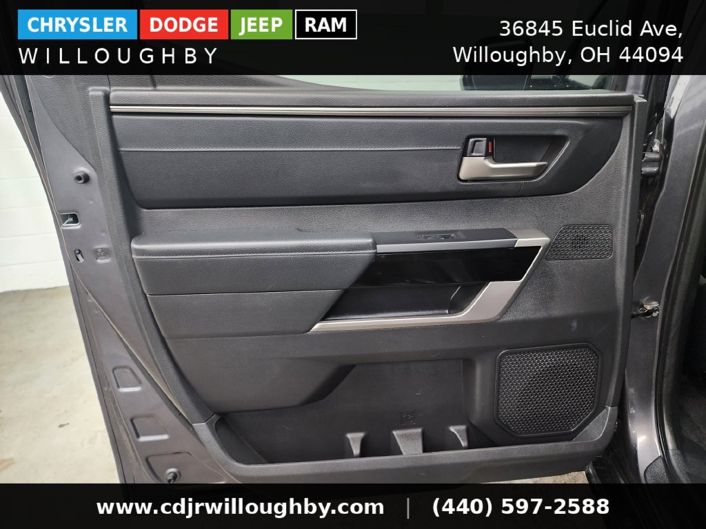 Used 2025 Toyota Tundra Limited AWD/4WD image 30