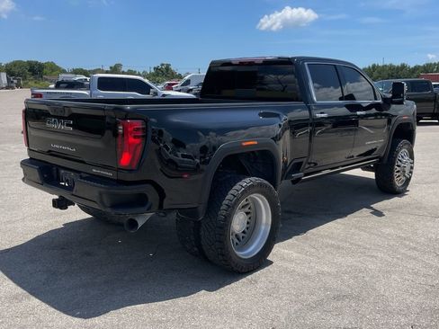 Used 2024 GMC Sierra 3500 Denali Ultimate AWD/4WD image 7