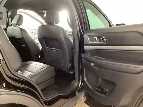 Used 2019 Ford Explorer XLT w/ Equipment Group 202A AWD/4WD image 19