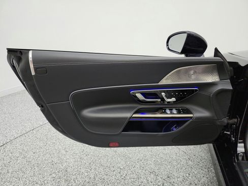 Used 2023 Mercedes-Benz SL 55 AMG 4MATIC w/ Driver Assistance Package image 14