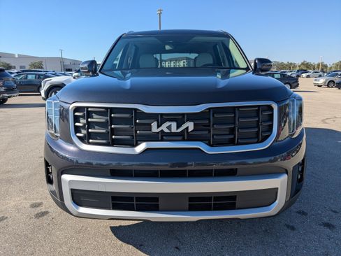 New 2025 Kia Telluride S image 3
