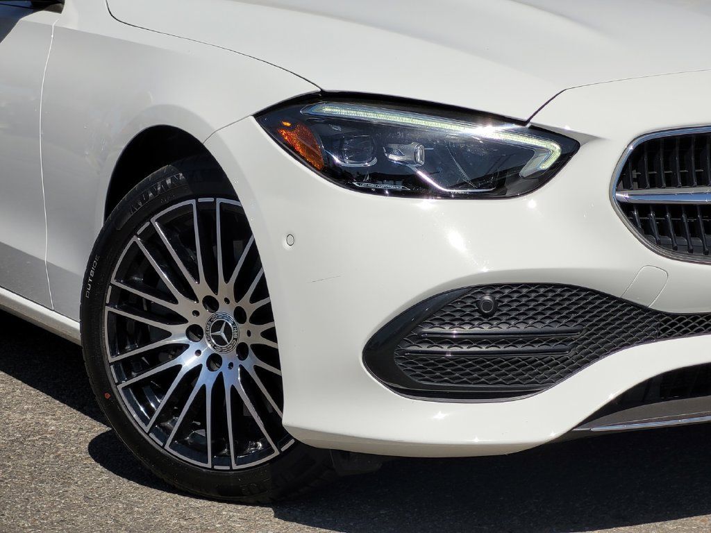 Used 2023 Mercedes-Benz C 300 Sedan image 4