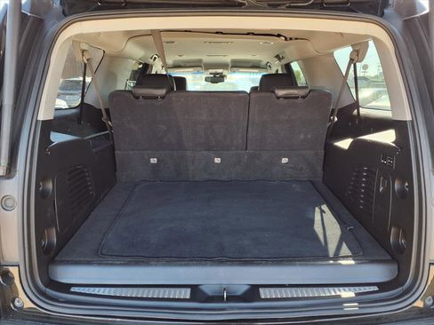 Used 2020 Chevrolet Suburban LT w/ Luxury Package image 20