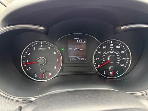 Used 2017 Kia Forte LX image 15