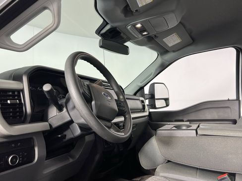 Used 2023 Ford F250 XLT w/ Snow Plow Prep Package image 23