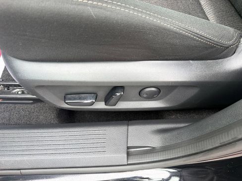 Used 2024 Nissan Rogue SV AWD/4WD image 28