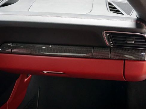 Used 2019 Porsche 911 4 Coupe image 33