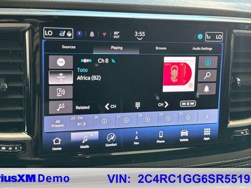 Certified 2025 Chrysler Pacifica Limited FWD image 26