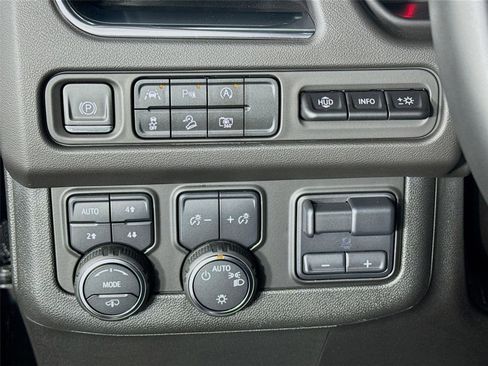 Used 2023 Chevrolet Tahoe High Country AWD/4WD image 11